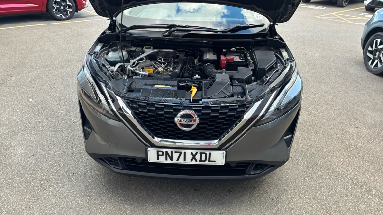 Nissan Qashqai 1.3 DiG-T MH Acenta Premium 5dr Petrol Hatchback